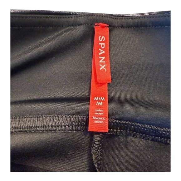 SPANXshape Faux Leather Patent Leggings Pull On Black Ankle Pants Size M NEW - Picture 3 of 13